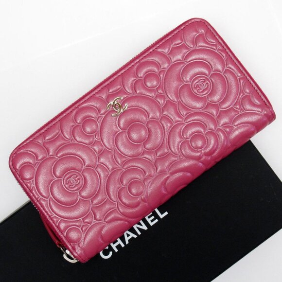 CHANEL Pink Leather Wallet - Picture 1 of 5